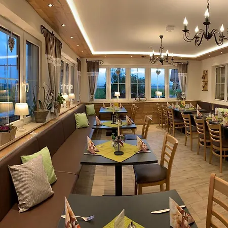 Dachsbaude & Kammbaude מלון זיפן