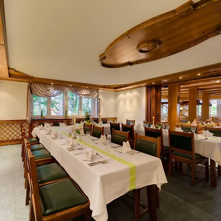 Dachsbaude & Kammbaude מלון זיפן